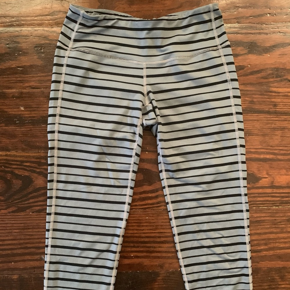 ATHLETA Gray Black Stripe Crop Leggings Capris S